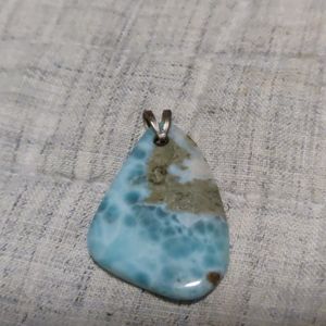 Marahlargo blue pendant